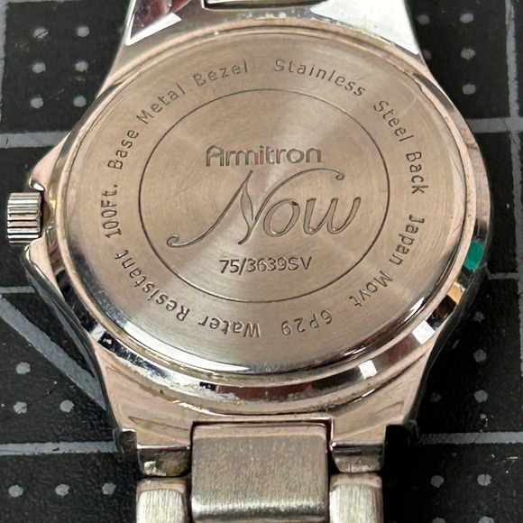 Armitron Now Womens Watch Silver Tone Mother of Pearl Crystal Bezel 75/3639SV - Picture 8 of 8